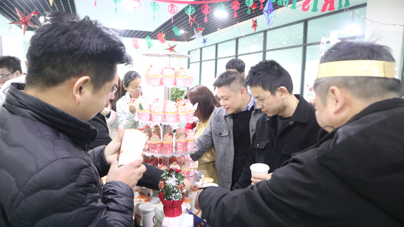 繽紛平安夜，歡樂(lè)圣誕節(jié) | 寶開(kāi)舉辦第四季度員工集體生日會(huì)