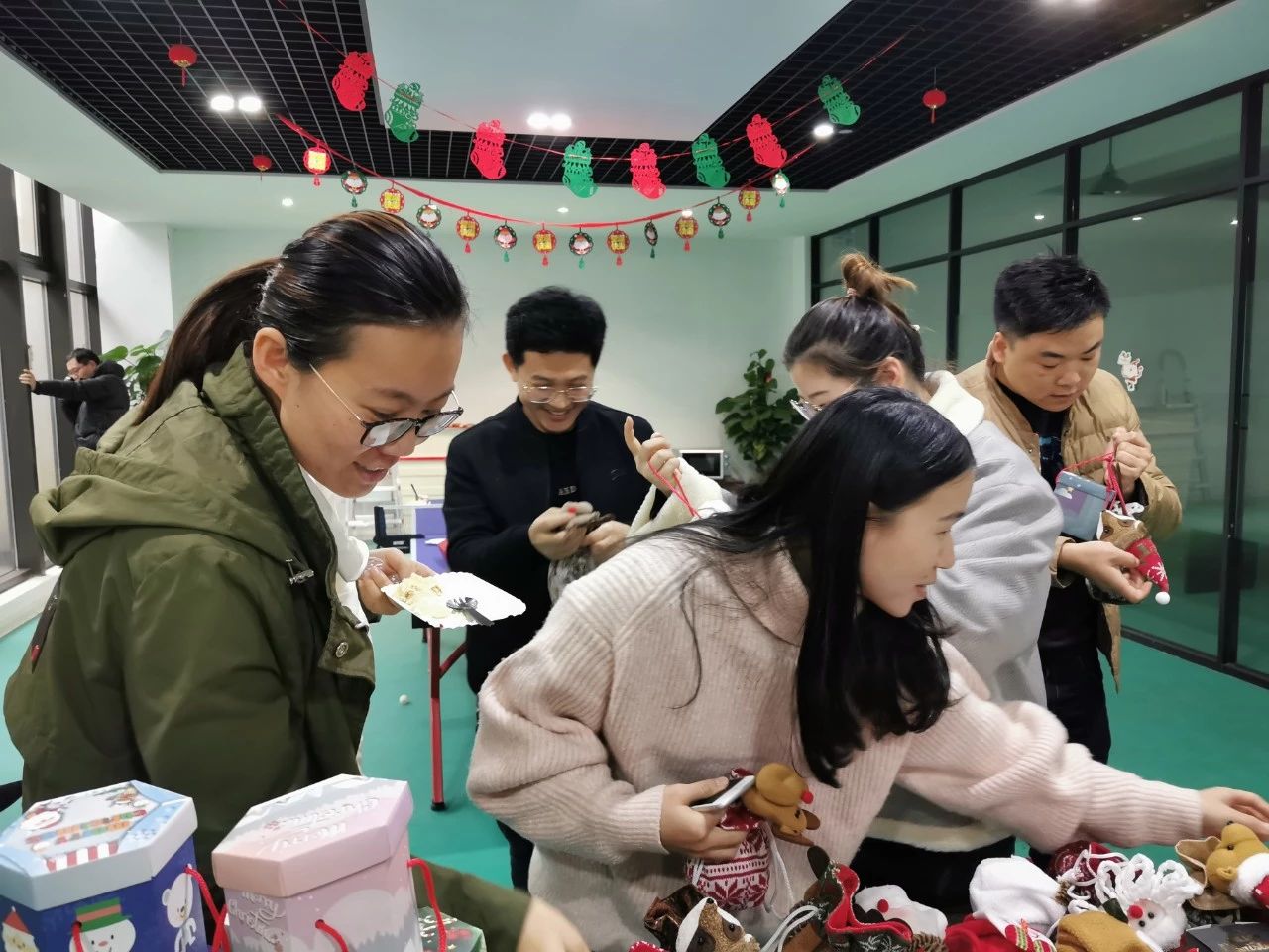 圣誕主題生日趴 | 濃情暖意平安夜，誕愿有你共前行